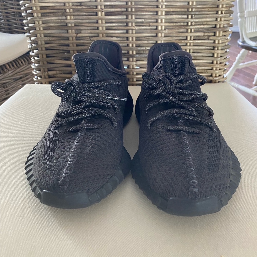 Yeezy 350 V2 black